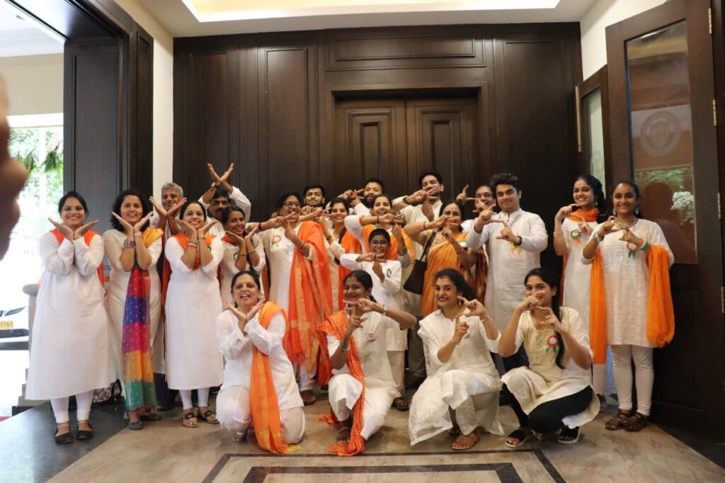 An image of volunteers part of youth for seva | volunteering in India